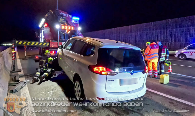 20241219_Personenrettung nach Verkehrsunfall auf der A2 bei Baden Foto: Stefan Schneider BFKDO BADEN 