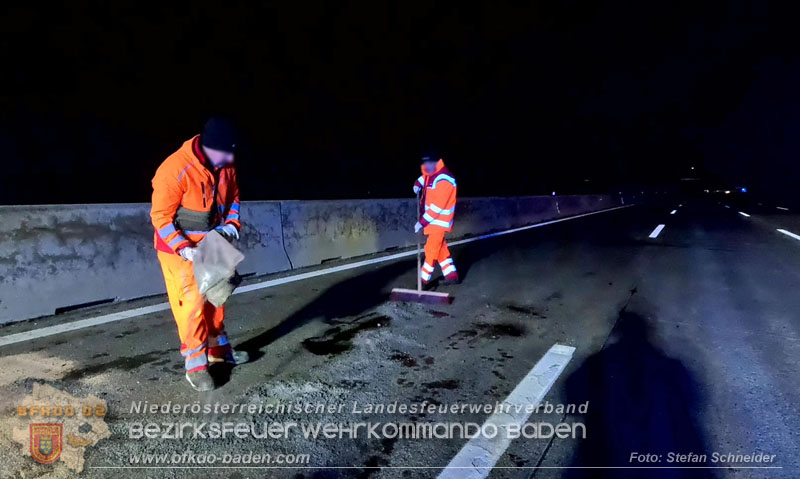 20241219_Personenrettung nach Verkehrsunfall auf der A2 bei Baden Foto: Stefan Schneider BFKDO BADEN 