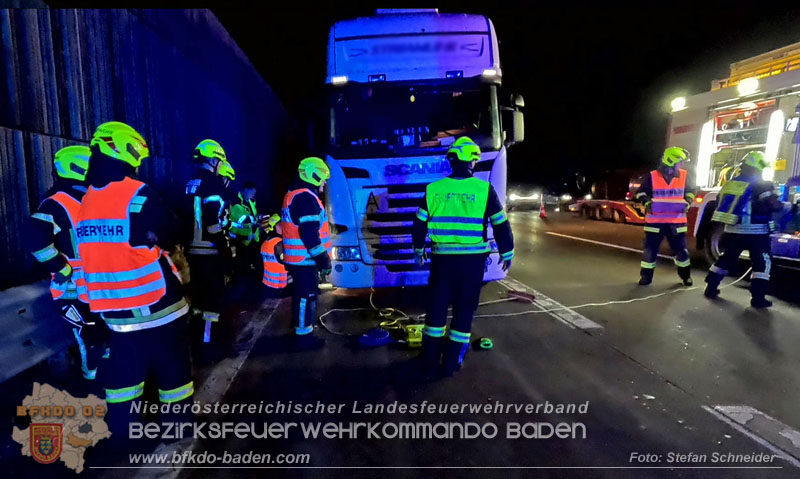 20241219_Personenrettung nach Verkehrsunfall auf der A2 bei Baden Foto: Stefan Schneider BFKDO BADEN 