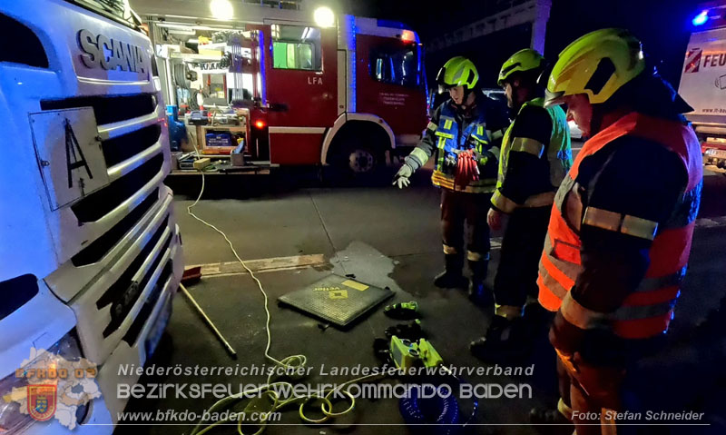 20241219_Personenrettung nach Verkehrsunfall auf der A2 bei Baden Foto: Stefan Schneider BFKDO BADEN 