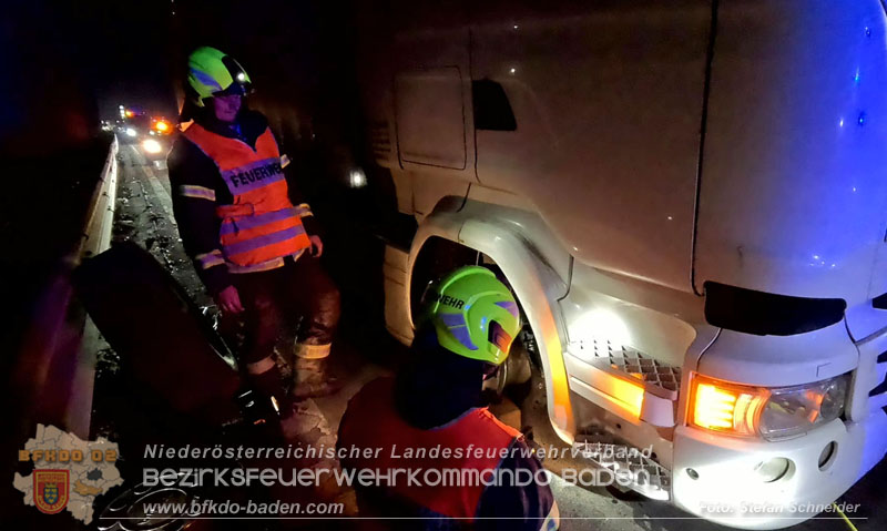 20241219_Personenrettung nach Verkehrsunfall auf der A2 bei Baden Foto: Stefan Schneider BFKDO BADEN 