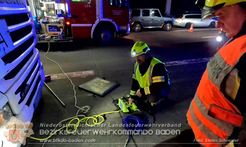 20241219_Personenrettung nach Verkehrsunfall auf der A2 bei Baden Foto: Stefan Schneider BFKDO BADEN 