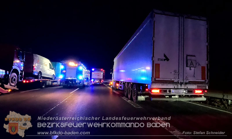 20241219_Personenrettung nach Verkehrsunfall auf der A2 bei Baden Foto: Stefan Schneider BFKDO BADEN 