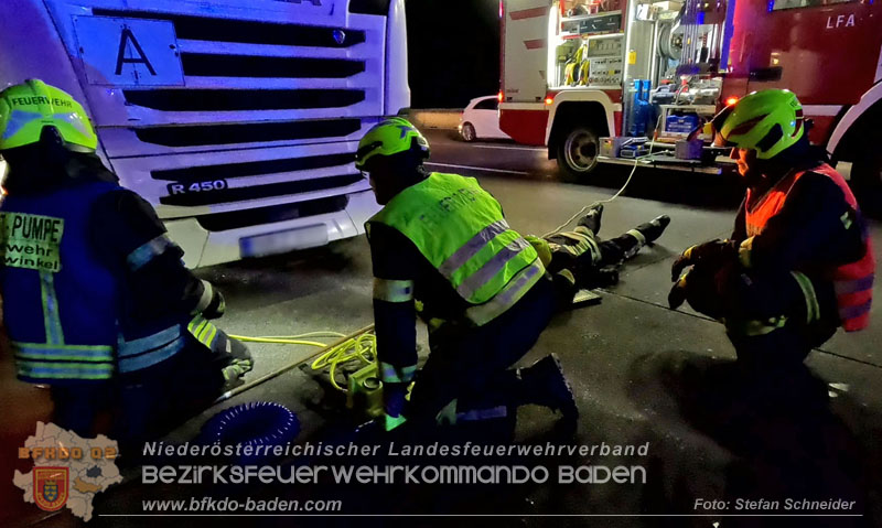 20241219_Personenrettung nach Verkehrsunfall auf der A2 bei Baden Foto: Stefan Schneider BFKDO BADEN 