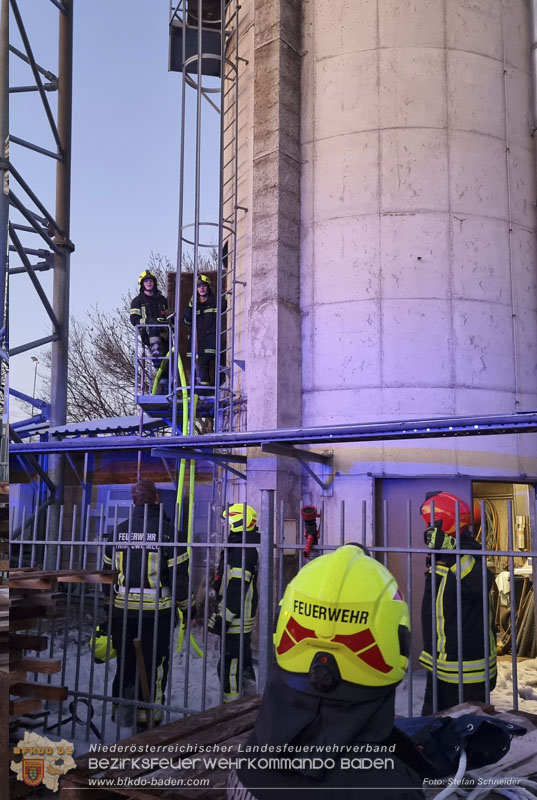 20241228_Stundenlanger Einsatz bei erneutem Silobrand im IZ Tribuswinkel Foto: Stefan Schneider