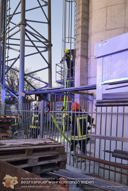 20241228_Stundenlanger Einsatz bei erneutem Silobrand im IZ Tribuswinkel Foto: Stefan Schneider